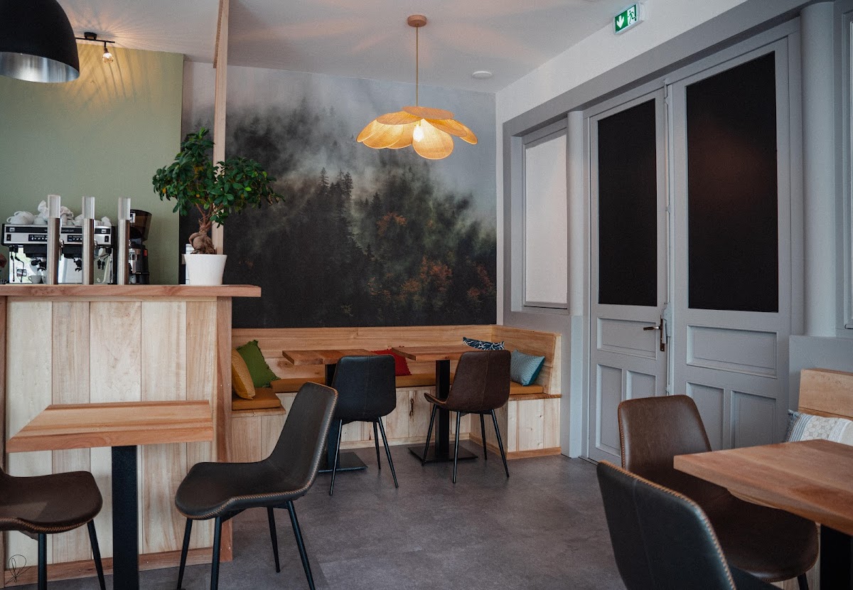 Le Café Des Thermes